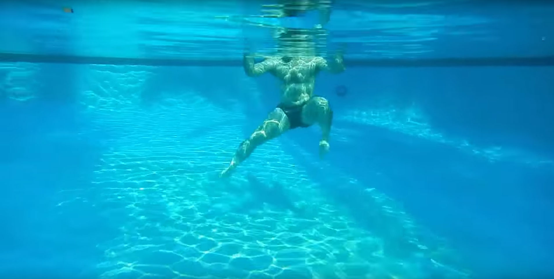 Como mantenernos en el agua profunda | Afloat in the water: – Videos de  natacion, Entrenamiento natacion, aprender a nadar